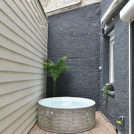 Apartment Jacuzzi I Terrasse Privee I Calme I Coeur De Saint-Omer (Pas-de-Calais)